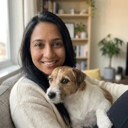 Priya M., 28